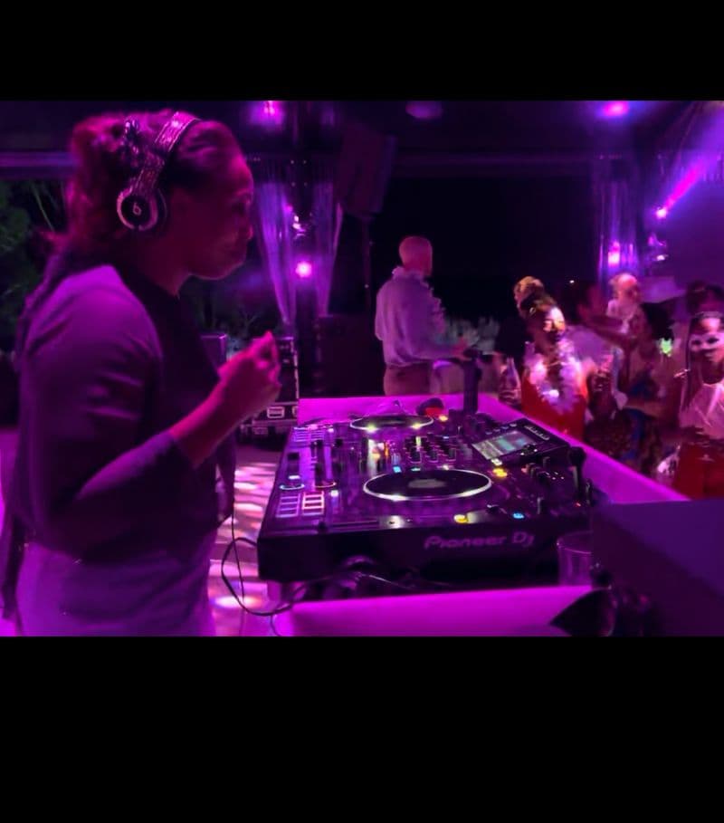 L8DY8 performing live with purple lights